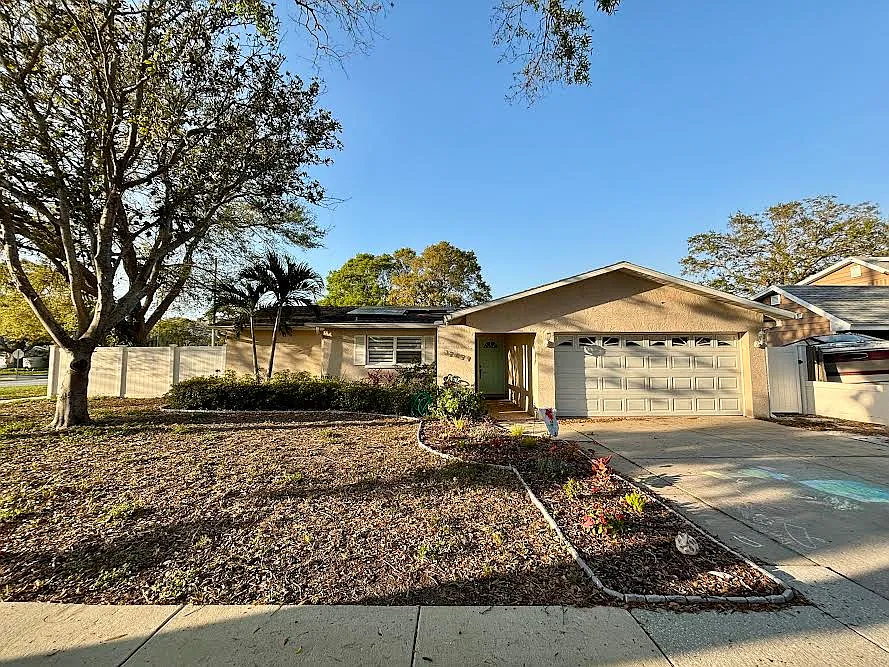 3 bed, 1407 sqft, $3,350 — Photo 1