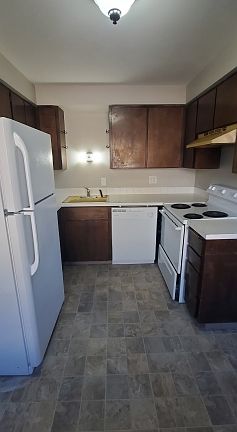 5th image of 723 W York Ave #2