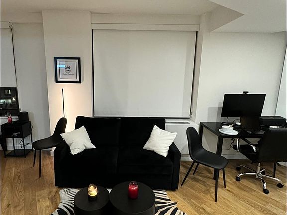 4th image of 445 W 35th St APT 4G