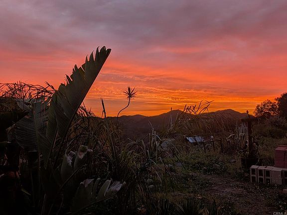 3rd image of 18868 Paradise Mountain Rd