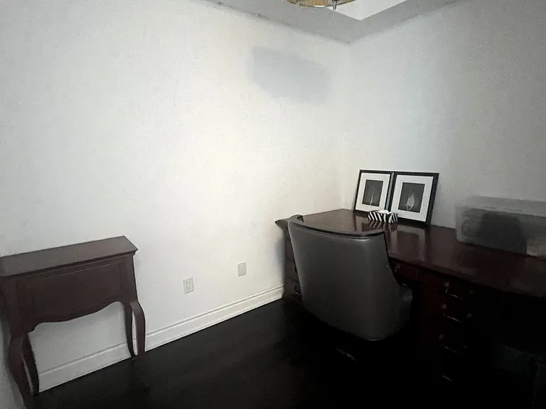 388 Yonge St #6516 — Photo 6