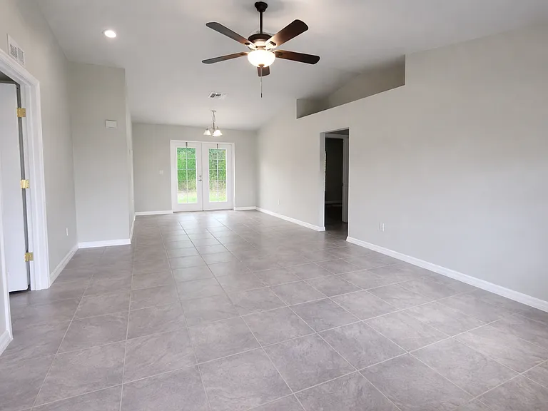 3055 Morning Glory Dr — Photo 2