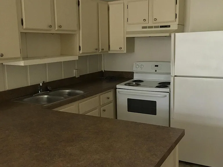 1121 Bordeaux St #1121 — Photo 4