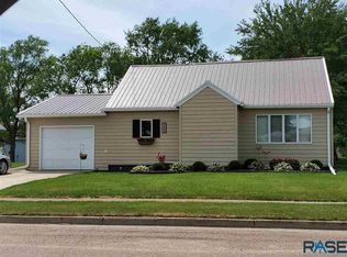 221 N Idaho St, Salem, SD 57058