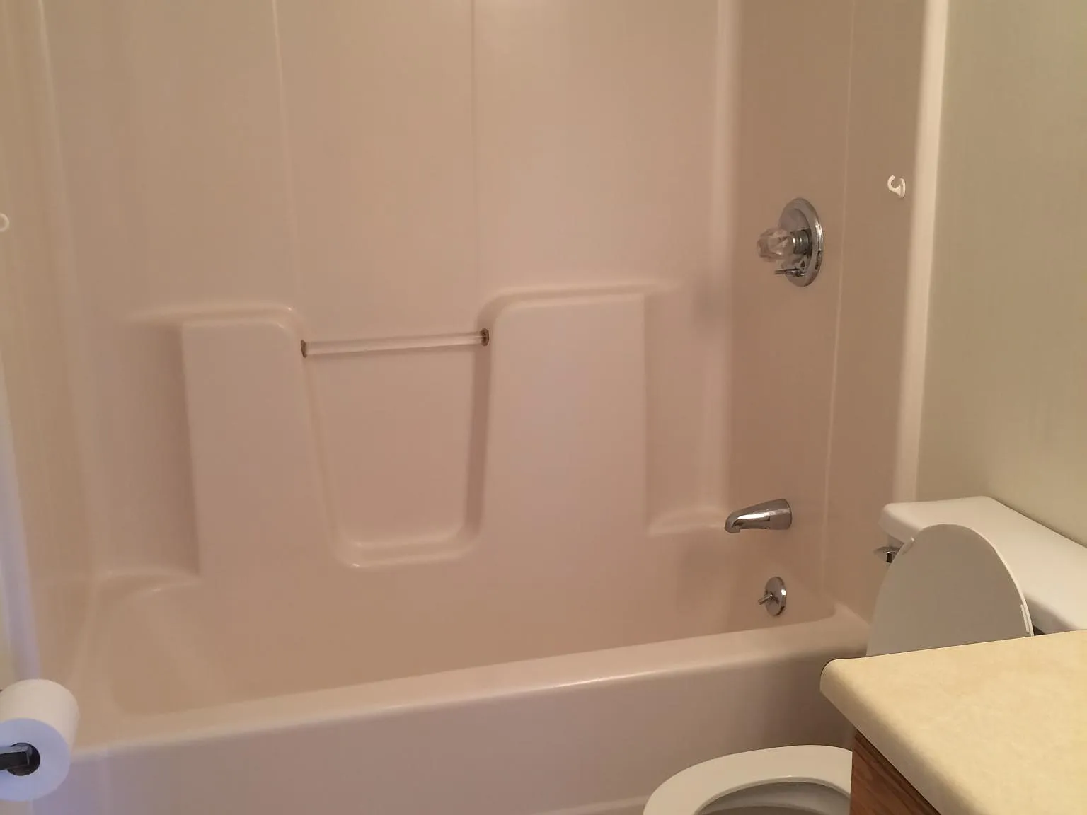 1 bed, 664 sqft, $1,300 — Photo 3
