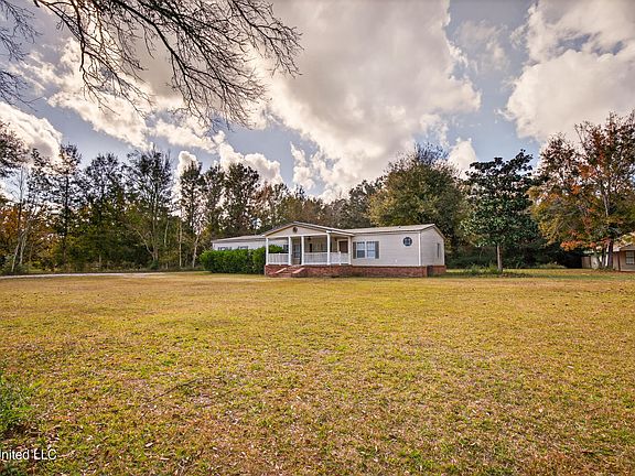 3rd image of 2416 Mamie Ln