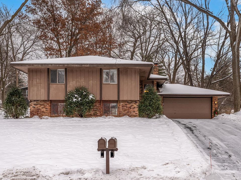 1st image of 12825 Woodview Ln