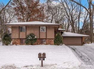 12825 Woodview Ln, Burnsville, MN 55337