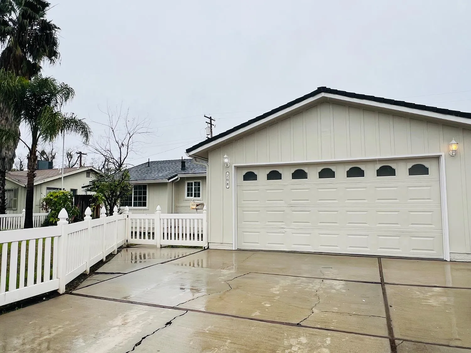 208 Tokay Ave photo 1