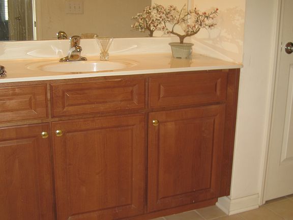 Hallway full bathroom