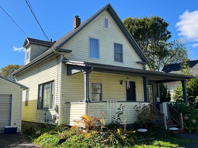 32 Amesbury Street, Rockland, ME, 04841