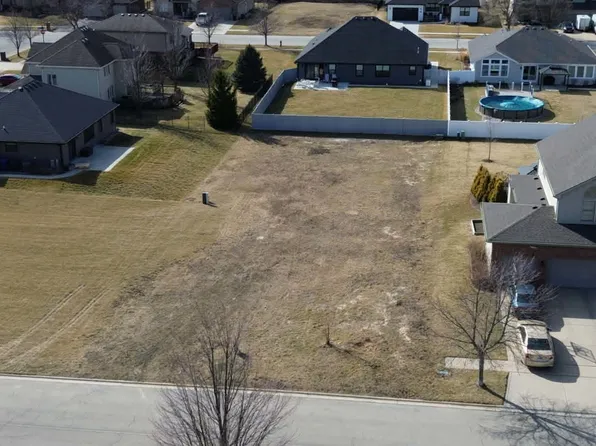 114 Hickory St, Peotone, IL 60468