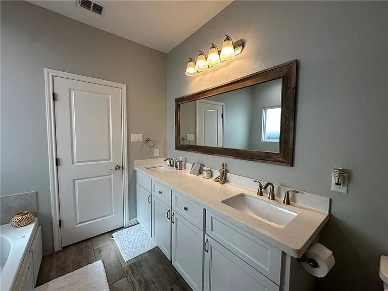 1807 Bay Landing Dr — Photo 6
