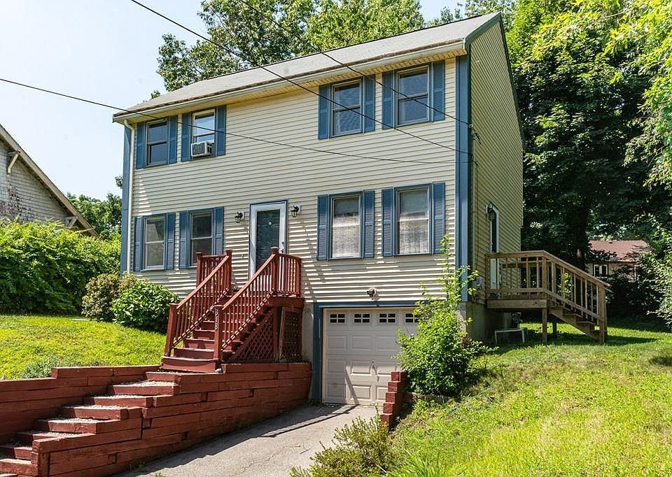 1st image of 318 Kenoza Ave
