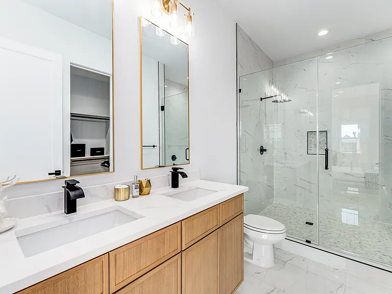 2080 Kelly Ave #102 — Photo 8