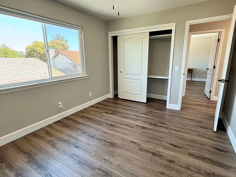 1019 Nanette Ln — Photo 32