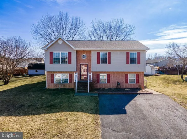 33 Nikita Dr, Maurertown, VA 22644