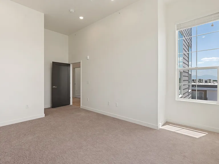 800 E 620 S — Photo 153