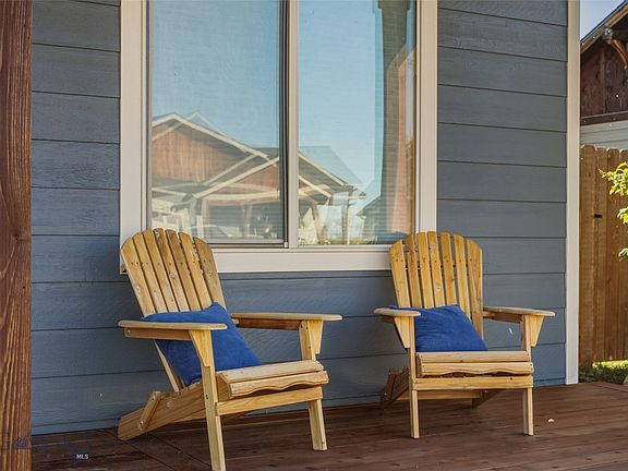 5th image of 331 Shelter Grove Cir