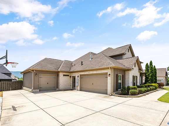 3rd image of 26 Abby Glen Way SE