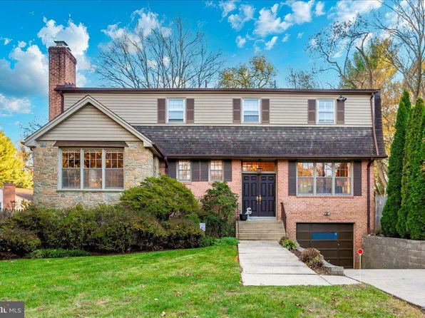 4 Van Dyck Ct, Rockville, MD 20854