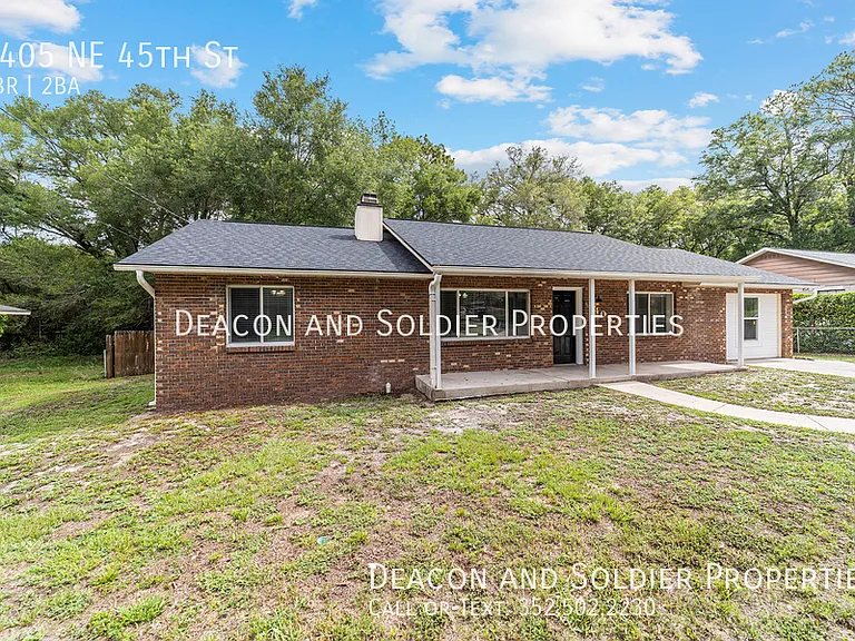 3405 NE 45th St — Photo 23