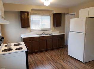 336 E Pike St, Houston, PA 15342