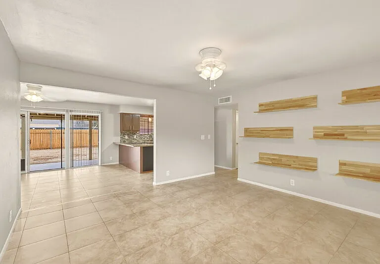 1224 E 9th Ave — Photo 4