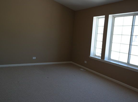 2nd image of 1381 Newcastle Ln