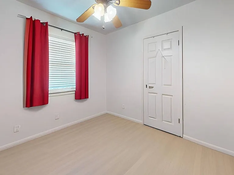 1202 E Keller St — Photo 10