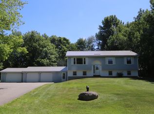 71 Roundstone Dr, Glenburn, ME 04401