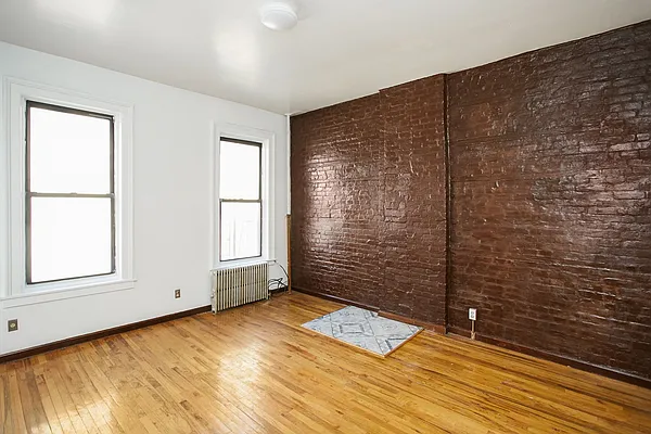 Rented by Century 21 American Homes | media 12