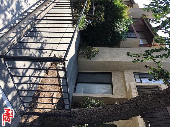 2nd image of 1655 Greenfield Ave APT 4