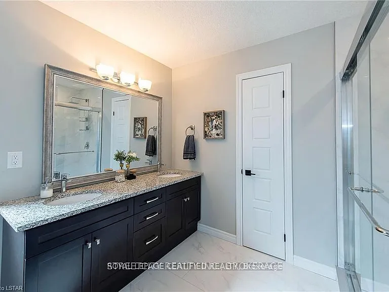 940 Reeves Ave — Photo 26