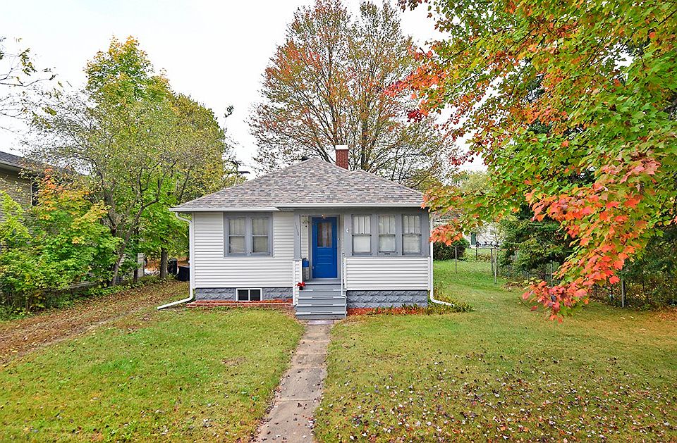 1st image of 1716 6th Street E