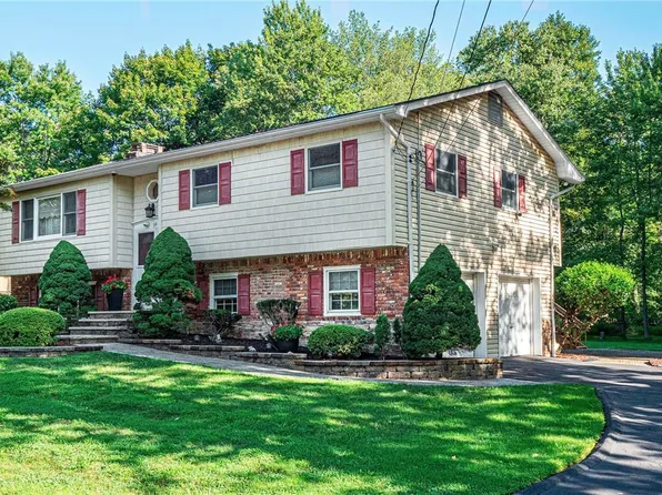 30 Parkside Drive, Congers, NY 10920