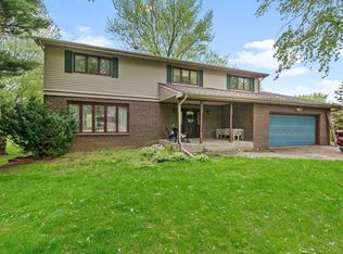 52 Longview Dr, Geneseo, IL 61254