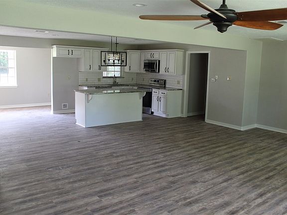 5th image of 1022 Pine Timbers Dr