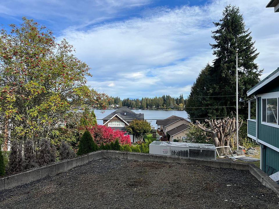 Parking area for 2-3 cars