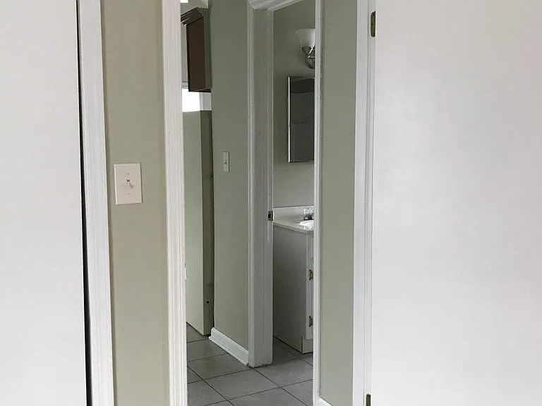 31 N Gaston Ave — Photo 1