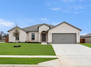 405 Basalt Dr, Azle, TX 76020