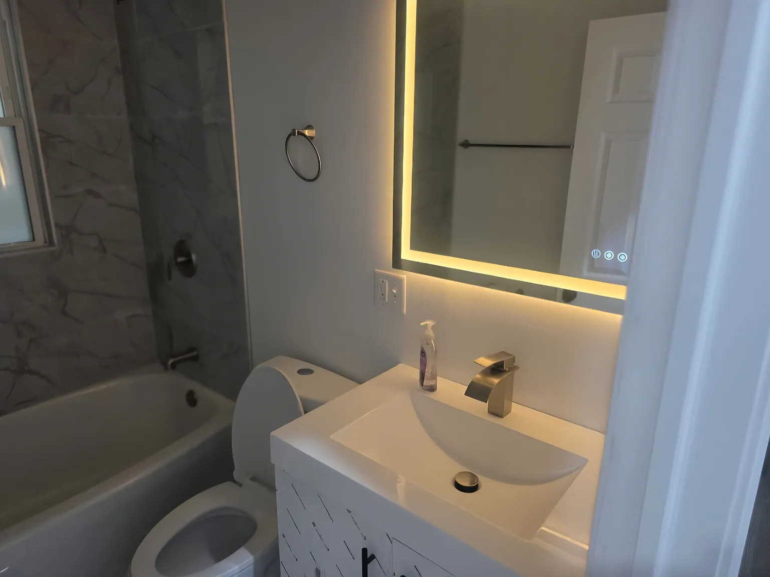 3 bed, 2000 sqft, $2,350 — Photo 4