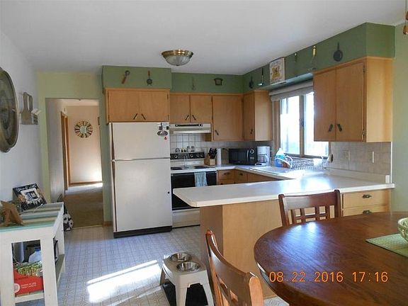 5th image of 207 W Park Dr