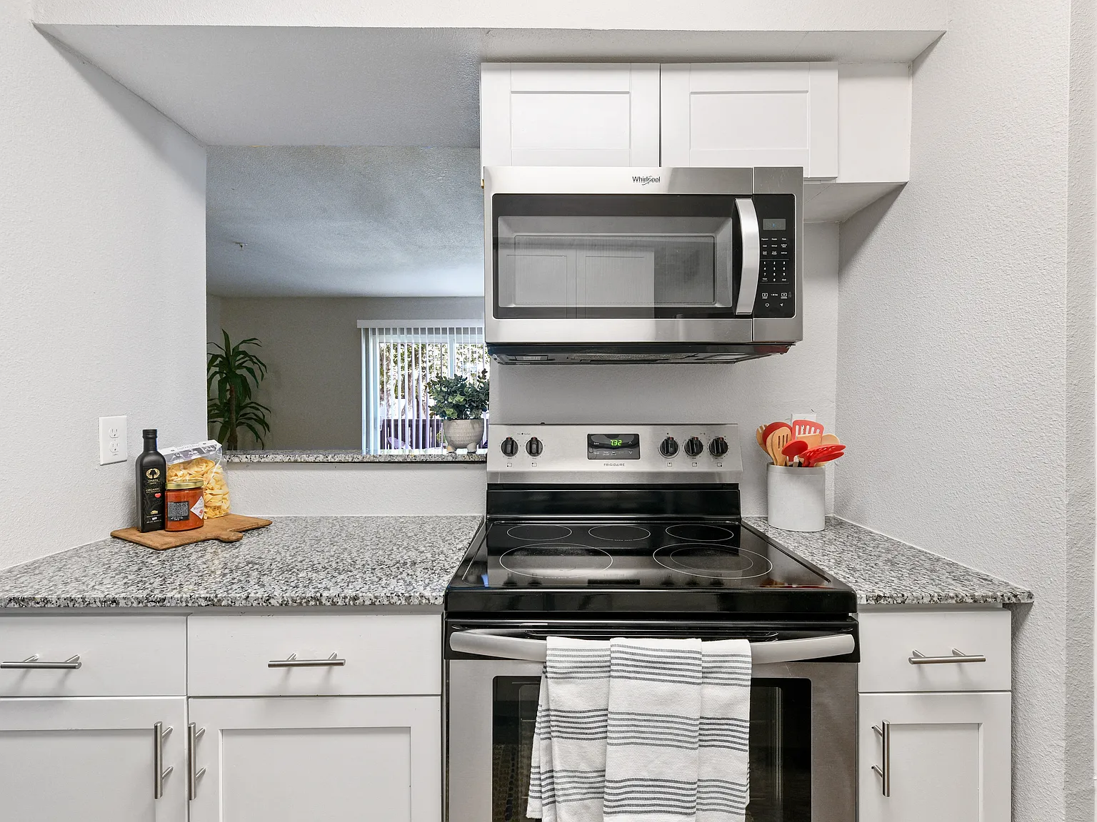 The Broadway Apartment Homes — Photo 2