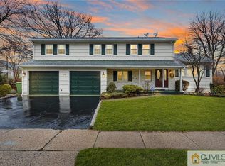 15 Calvert Ave E, Edison, NJ 08820