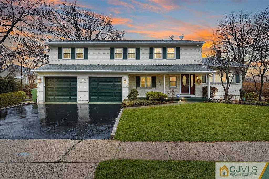 15 Calvert Ave E photo 1