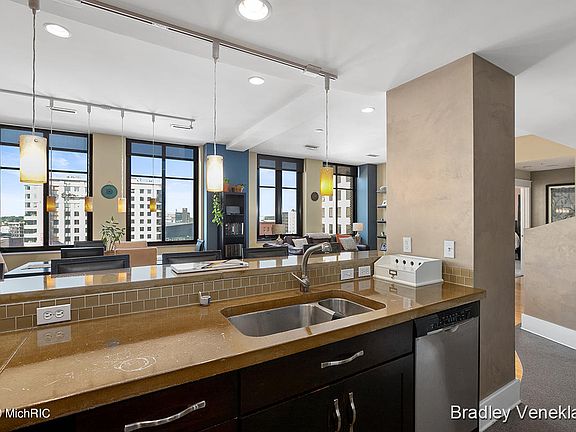4th image of 60 Monroe Ave NW #7A