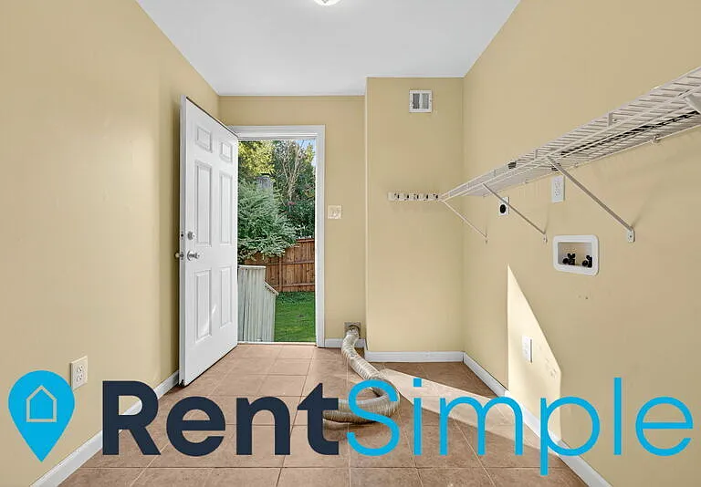 12615 Westport Ln — Photo 24