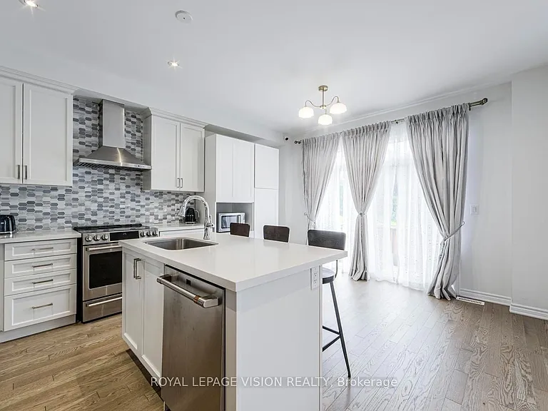 33 Bremner St #MAIN — Photo 16