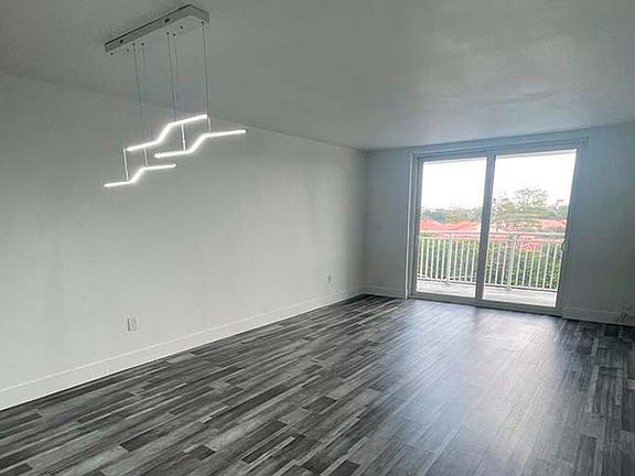 2nd image of 6930 Miami Gardens Dr #Aw1-506